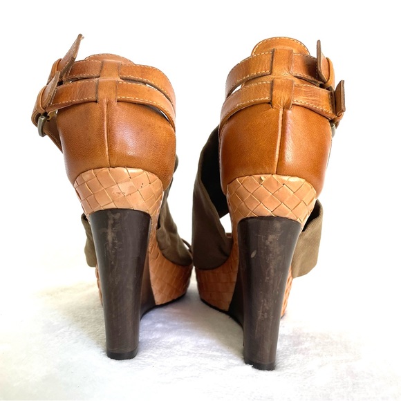 Halogen Double Buckle Wedge Sandal size 5 - Picture 7 of 9